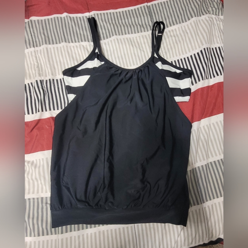 Black and White Women's Swim Suit Top Great Cond
